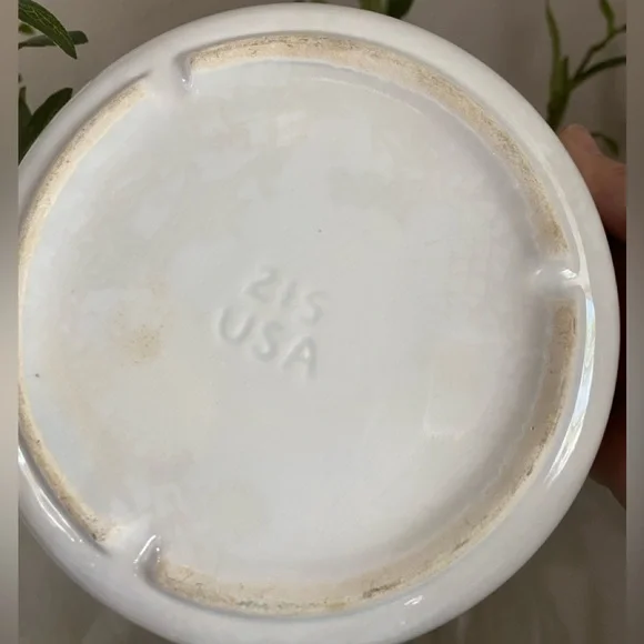 Vintage USA Rare Unique Pottery Covered Dish Leaf Design Gold Trim - Picture 12 of 16